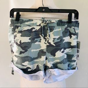 Tractr Green Camo Shorts